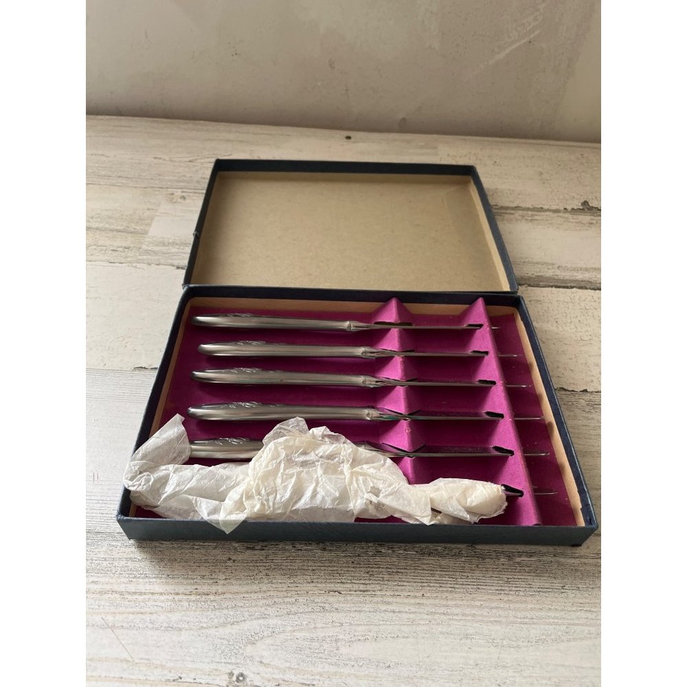 Empress steak knife set extra fine stainless steel vintage